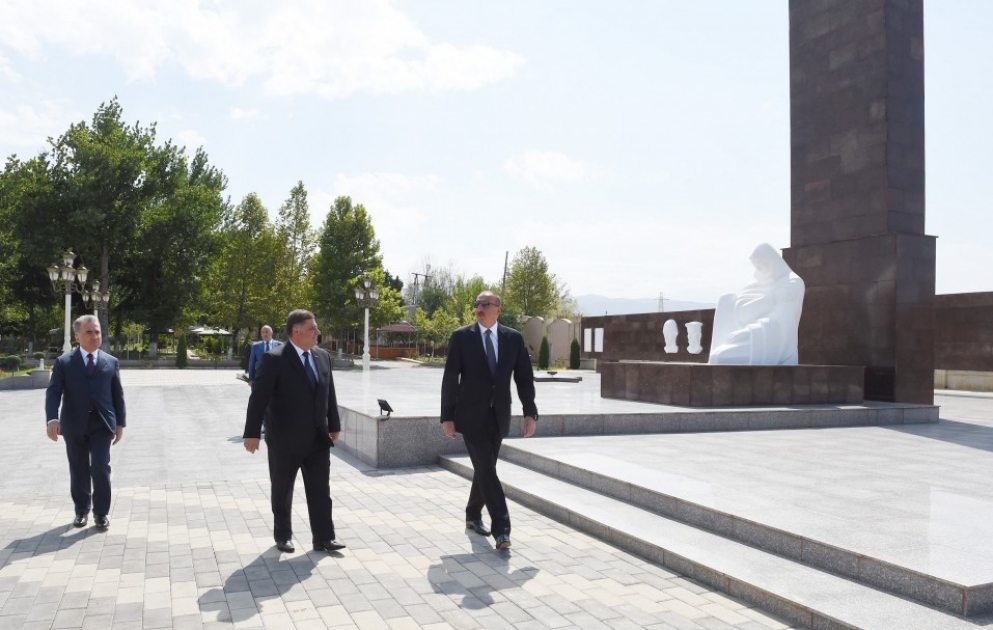 Präsident Ilham Aliyev besucht Park “Galaba” in Göygöl