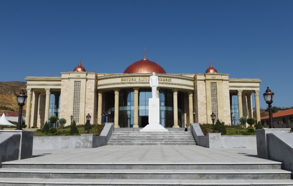 Le président Ilham Aliyev à Guédébey