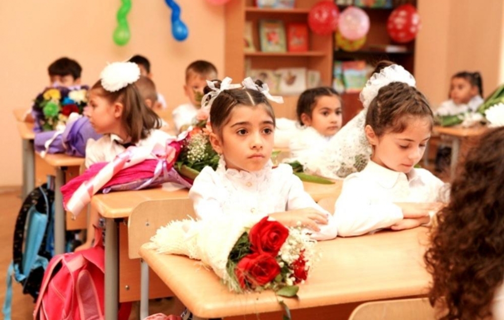 Birinci sinfə gedəcək 42 min 274 uşağın sənədi məktəblərə təqdim edilib