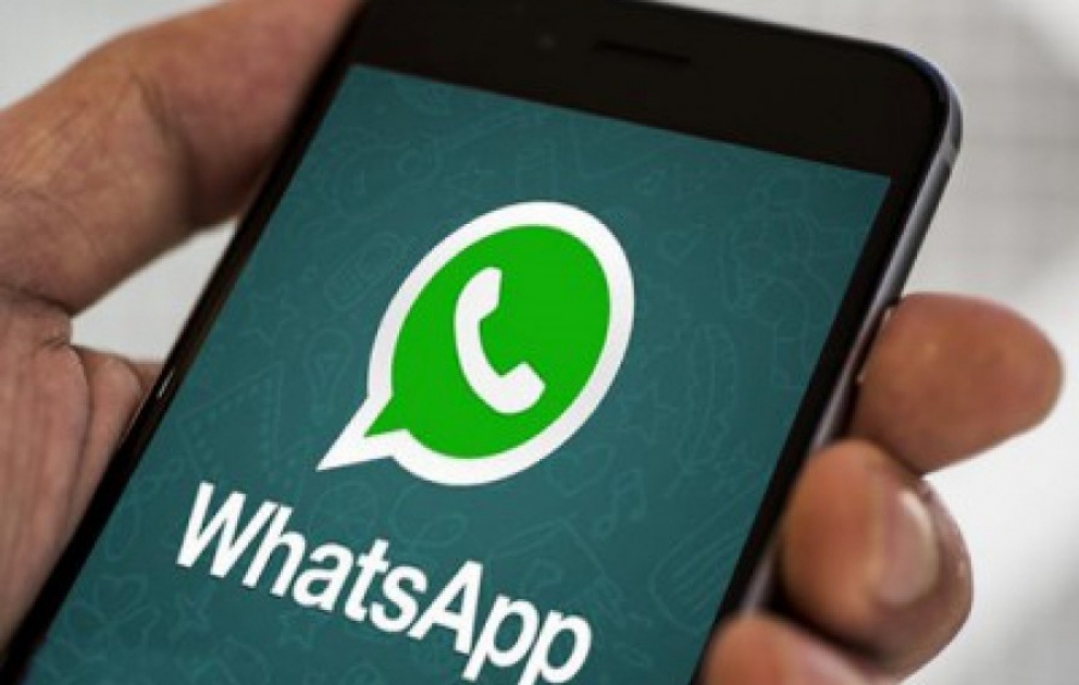 В WhatsApp появились цветные статусы как в Facebook
