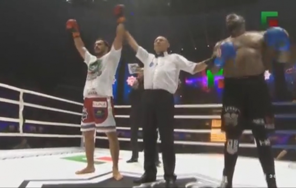 Zabit Səmədov revanş döyüşündə hollandiyalı rəqibini məğlub edib