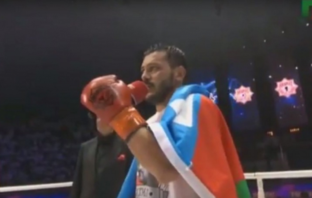 Aserbaidschans Kickboxer Zabit Samedov schlägt Errol Zimmerman aus Holland