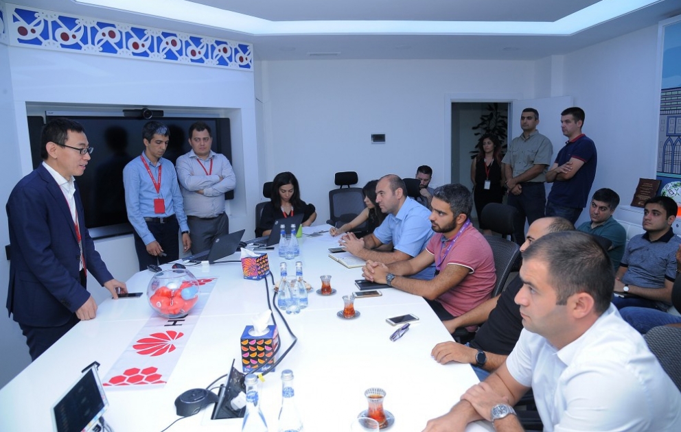 Bakıda mini futbol üzrə “Huawei Tərəfdaşlıq Kuboku-2017” layihəsinin açılış mərasimi keçirilib