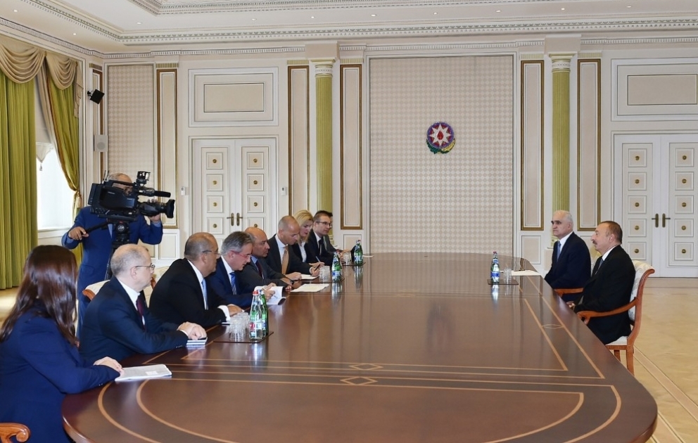 Le président Ilham Aliyev a reçu une délégation de la BERD