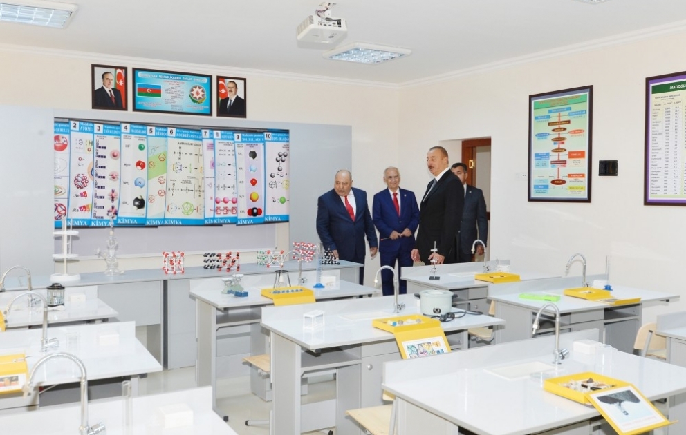 Schule Nr.212 im Narimanov Stadtbezirk vollständig rekonstruiert