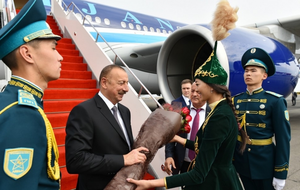 Le président Ilham Aliyev entame une visite de travail au Kazakhstan