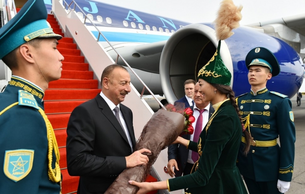 Президент Азербайджана Ильхам Алиев прибыл с рабочим визитом в Казахстан