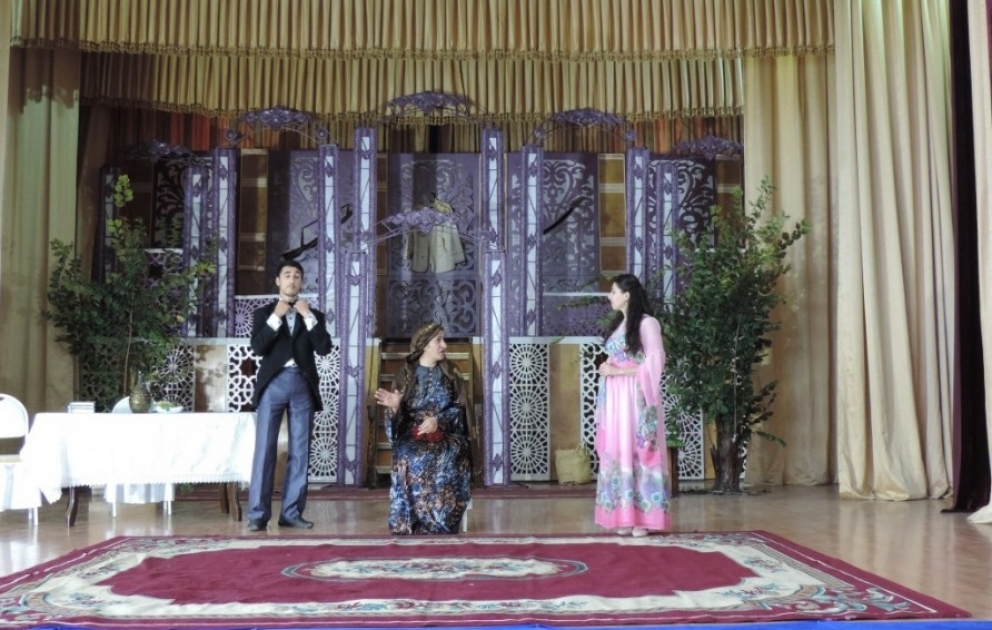 Qusar Dövlət Ləzgi Dram Teatrı yeni mövsümə “Xanuma” ilə başlayır