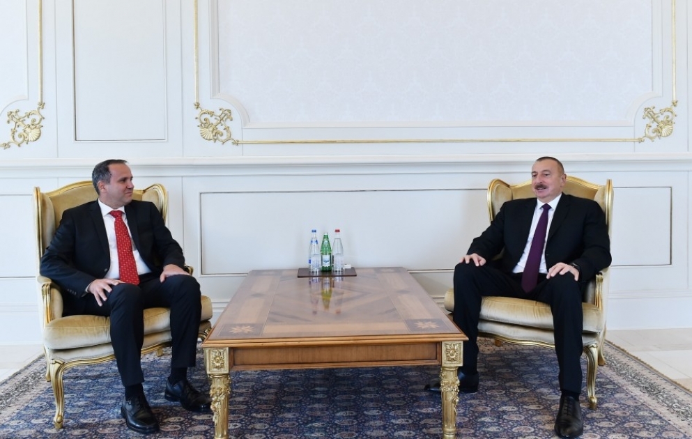 President Ilham Aliyev received credentials of incoming Hungarian ambassador
