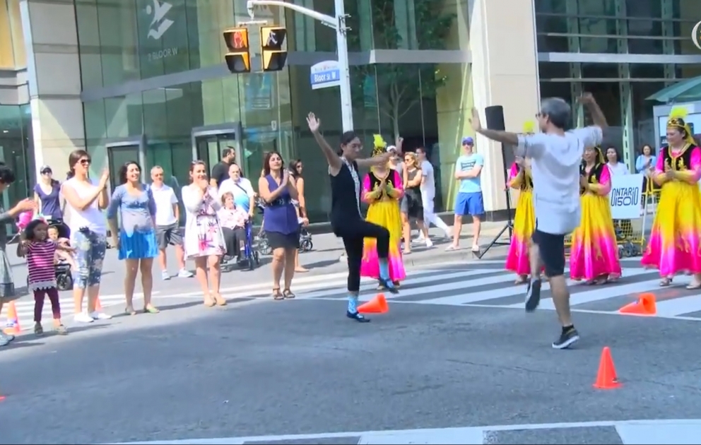 Azerbaijani national dances demonstrated in the center of Toronto again