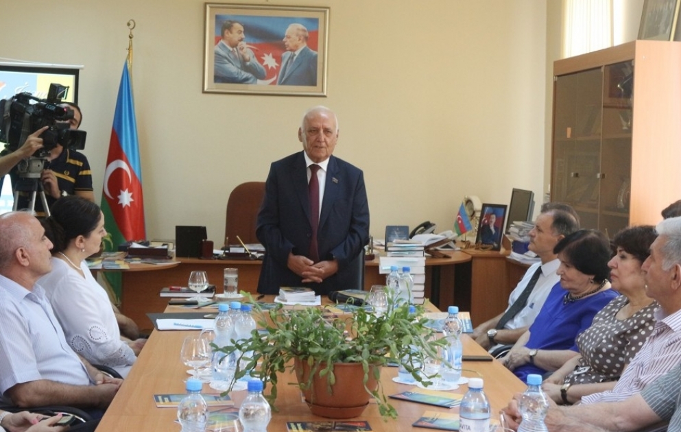 Tarix İnstitutunda İrəvan xanlığı ilə bağlı yeni əsərlərin təqdimatı olub
