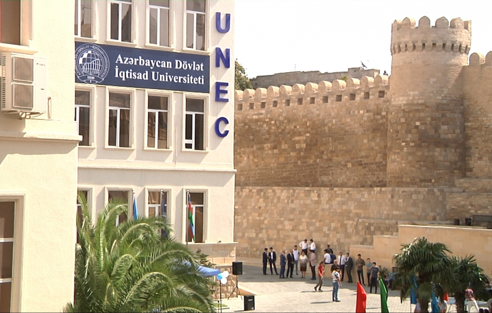 UNEC-də “Oriyentasiya günü” keçirilib