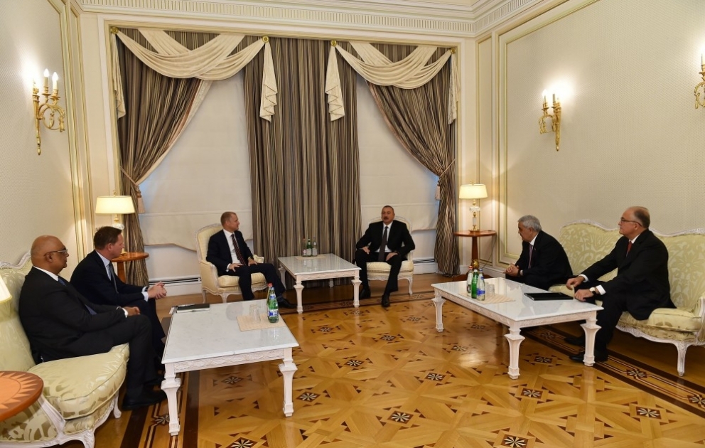 Staatpräsident Ilham Aliyev empfängt eine Delegation um Exekutiv-Vizepräsidenten von Statoil