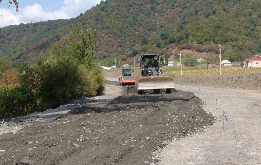 Yevlax-Zaqatala-Gürcüstan sərhədi olan avtomobil yolu təmir olunur