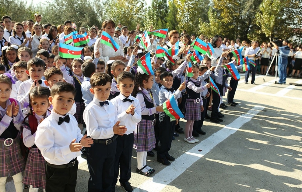 Abşeron rayonunun təhsil ocaqlarında 6632 şagird üçün ilk dəfə məktəb zəngi çalınıb