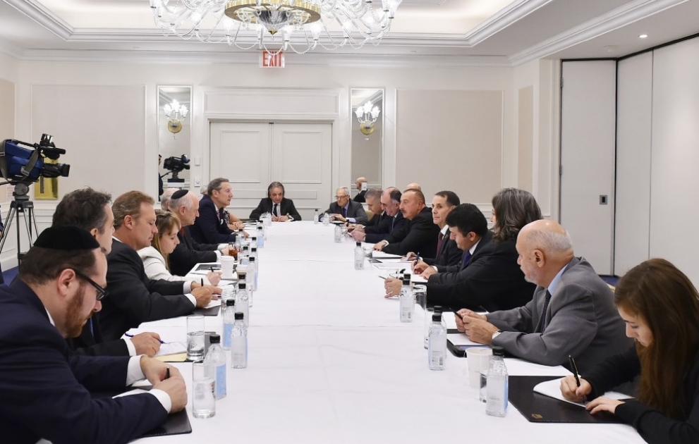 Prezident İlham Əliyev Nyu-Yorkda Amerika yəhudi təşkilatlarının nümayəndələri ilə görüşüb