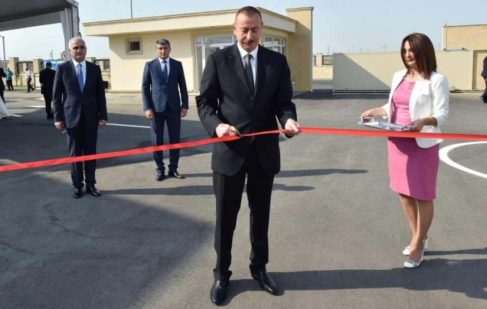 Staatspräsident Ilham Aliyev nimmt an der Eröffnung des Balakhani Industrieparks teil