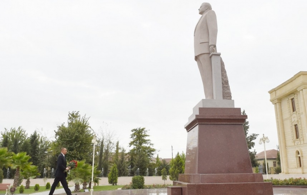 Prezident İlham Əliyev Salyan rayonuna səfərə gəlib