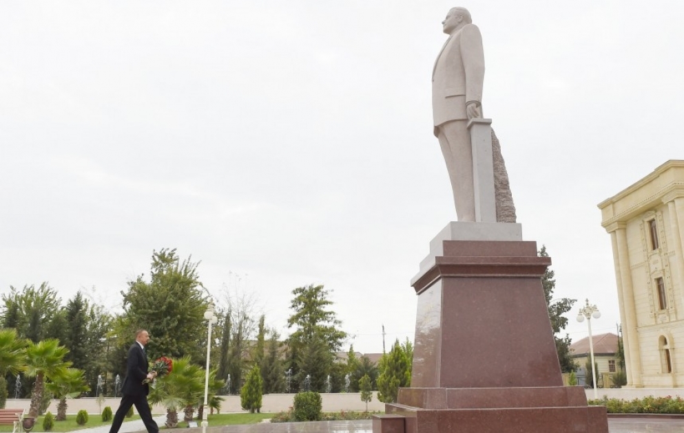 Президент Ильхам Алиев прибыл в Сальянский район
