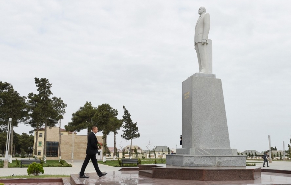Staatspräsident Ilham Aliyev zu Besuch im Rayon Nefttschala