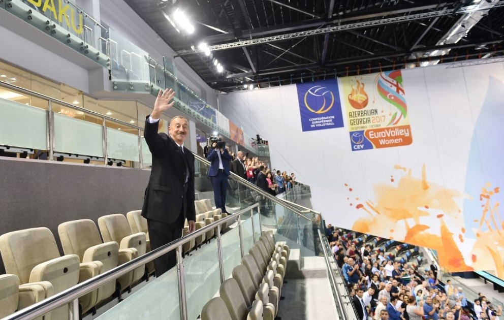 Les volleyeuses azerbaïdjanaises se sont imposées face aux Allemandes et qualifiées pour les quarts de finale du championnat d’Europe 
Le président Ilham Aliyev a assisté au match de l’équipe nationale