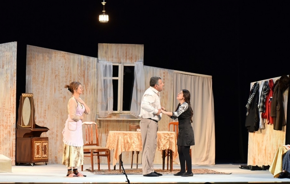 Sumqayıt teatrı yeni mövsümü “Ocaq” dramı ilə açıb