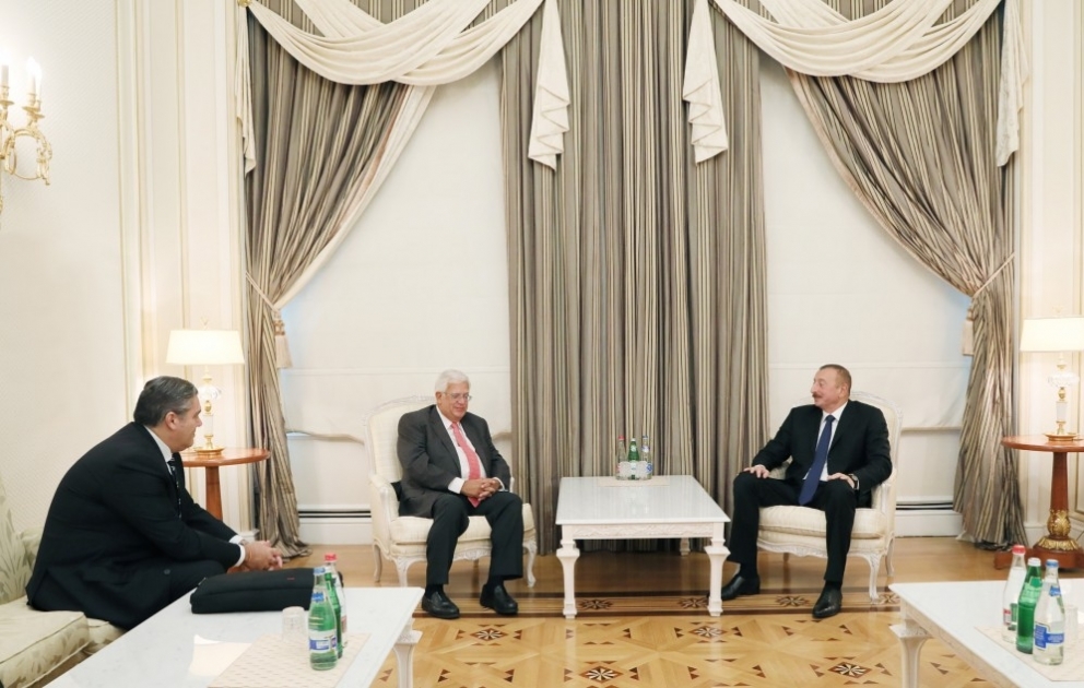 President Ilham Aliyev received Vice-President and General Coordinator of Centrist Democrat International