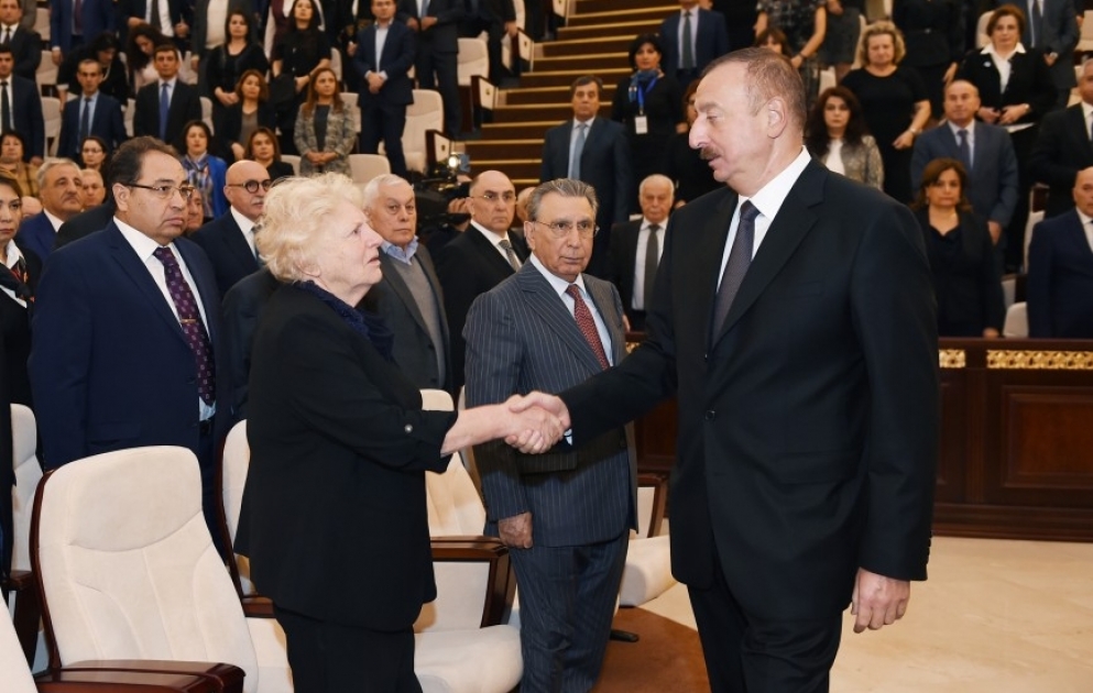 Prezident İlham Əliyev dünya şöhrətli azərbaycanlı alim Lütfi Zadə ilə vida mərasimində iştirak edib