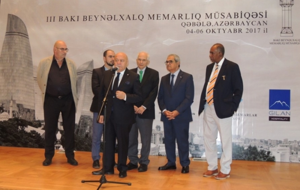 Qəbələdə III Bakı Beynəlxalq Memarlıq Müsabiqəsinin iştirakçılarının əsərlərindən ibarət sərgi açılıb
