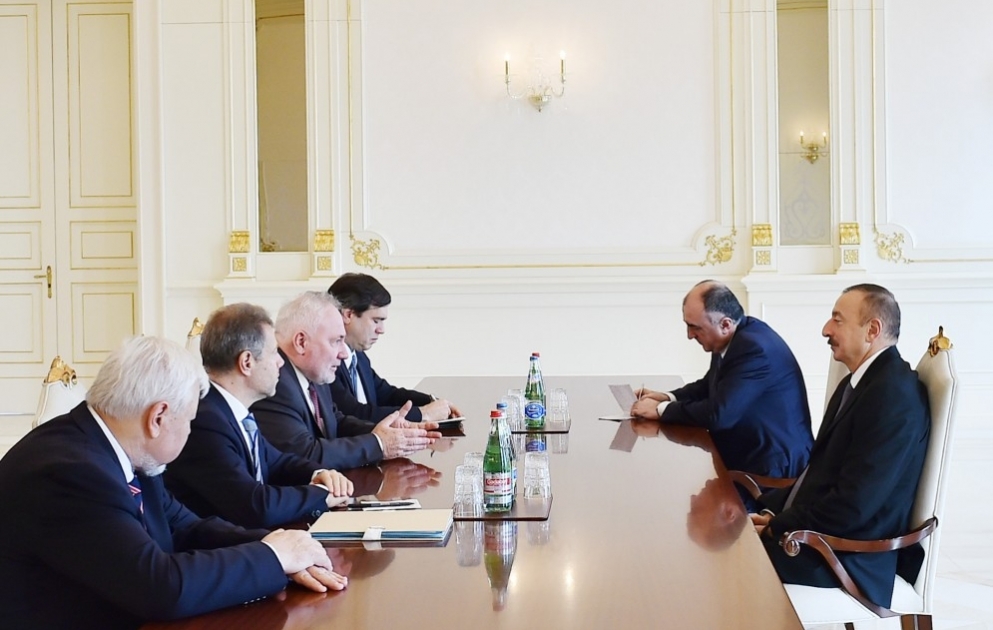 Staatspräsident Ilham Aliyev empfängt neu ernannten Ko-Vorsitzenden der OSZE Minsk-Gruppe