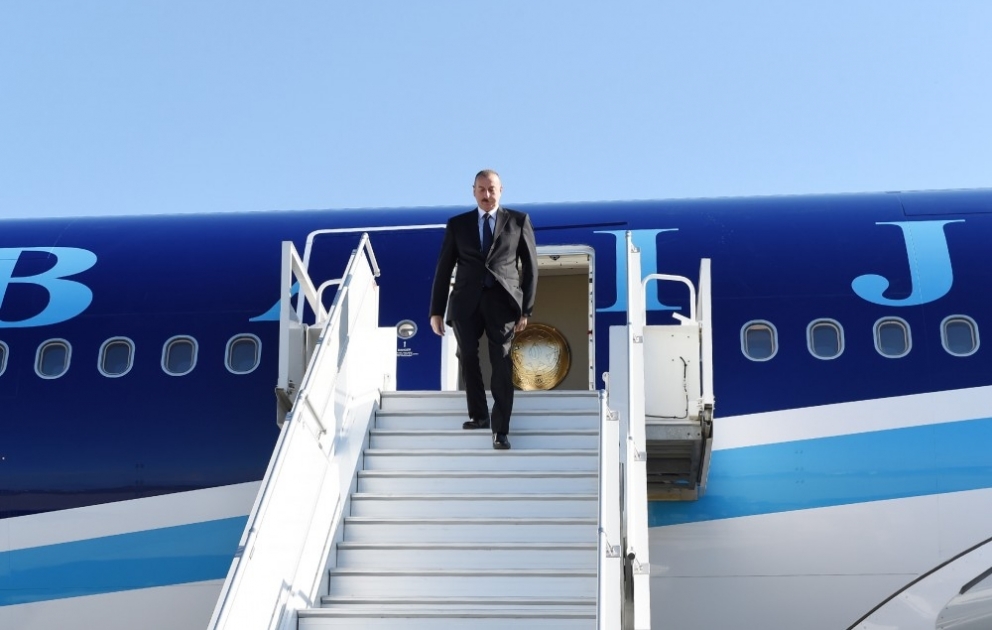 Staatspräsident Ilham Aliyev zu Arbeitsbesuch in Russland eingetroffen