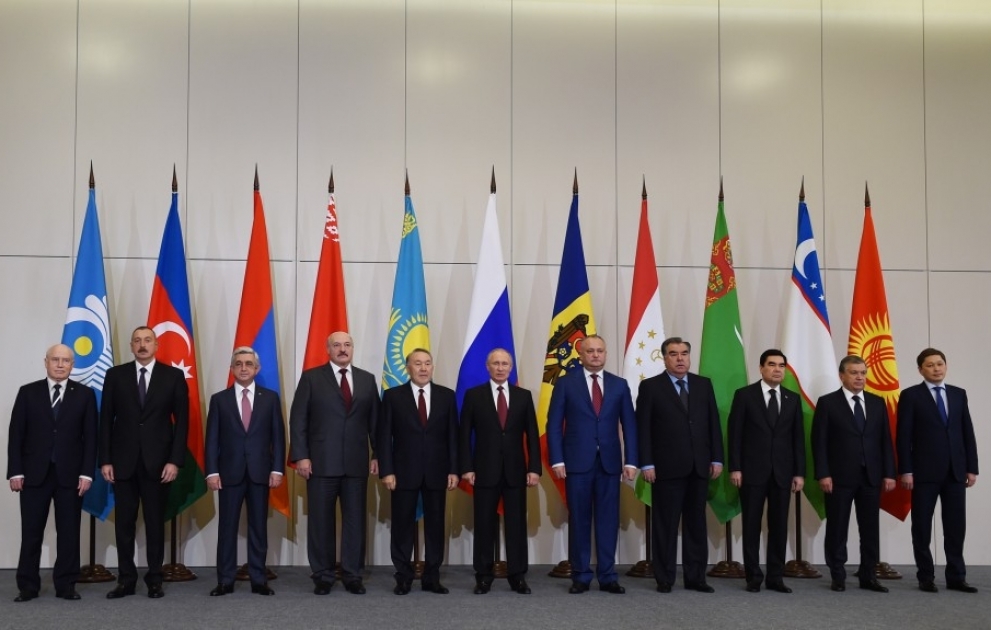 Staatspräsident Ilham Aliyev nimmt an Ratssitzung von GUS-Staatschefs in Sotschi teil