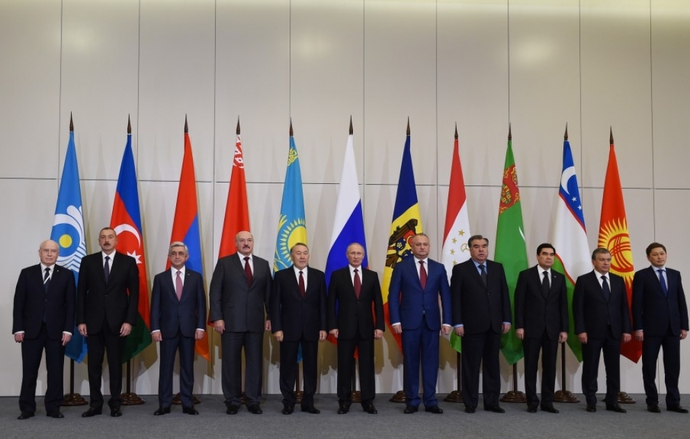 Le président Ilham Aliyev a participé à la réunion restreinte du Conseil des chefs d’Etat de la CEI