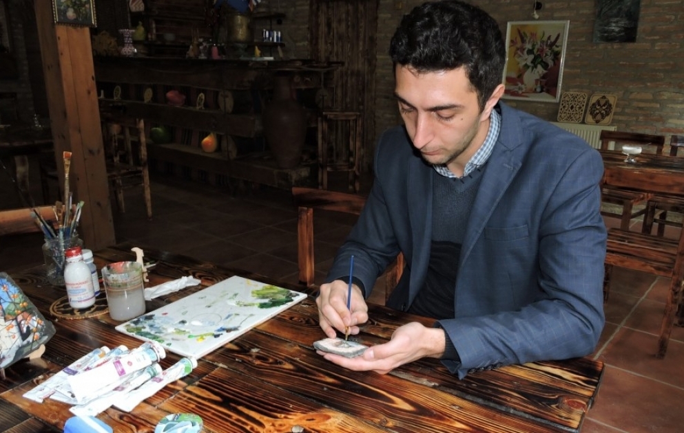 “ABAD” şəkili gənc sənətkara dəstək olub