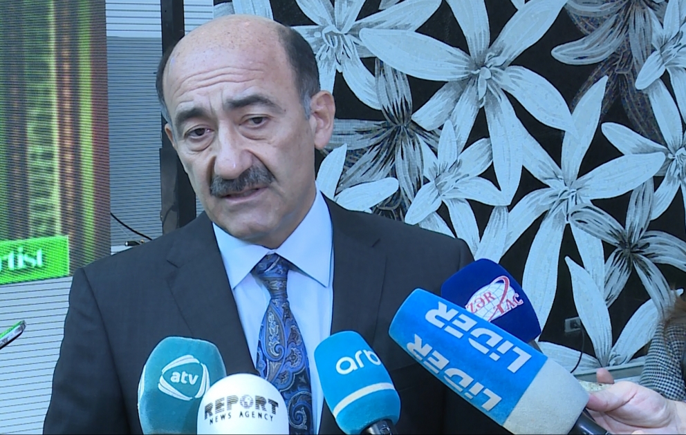 Əbülfəs Qarayev: Bu simpozium nəzəriyyə ilə təcrübənin birləşməsidir