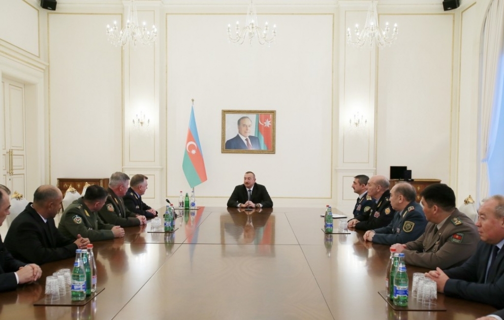 Präsident Ilham Aliyev empfängt Teilnehmer der 78. Ratssitzung der Kommandos der GUS-Grenztruppen