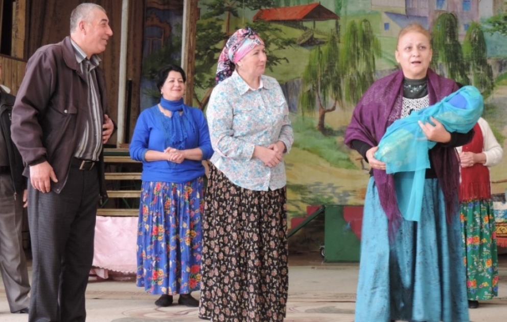 Qusar Dövlət Ləzgi Dram Teatrının kollektivindən yeni tamaşa - “Yeddi qızın anası”