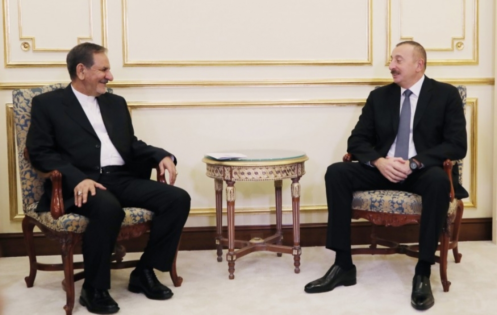 Staatspräsident Ilham Aliyev trifft sich mit Irans Vizepräsident Eshaq Jahangiri in Istanbul