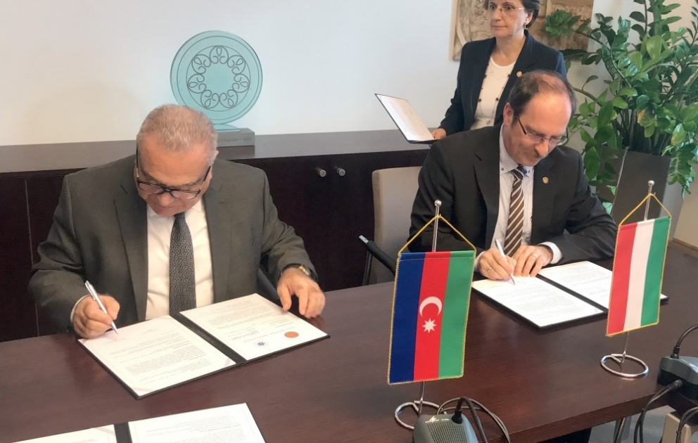 Dövlət İdarəçilik Akademiyası ilə Macarıstan Dövlət Qulluğu Universiteti arasında memorandum imzalanıb