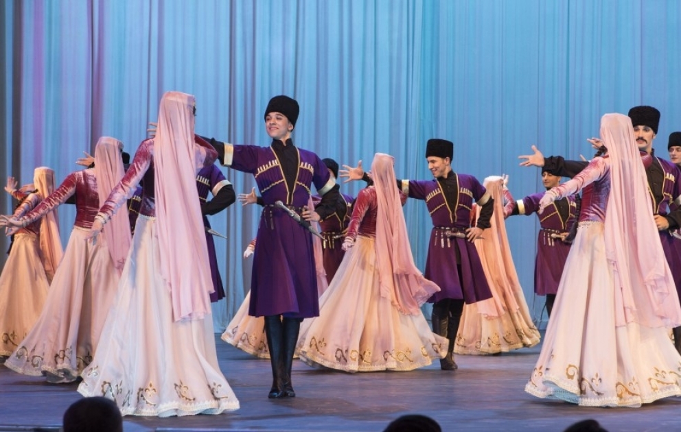L’Ensemble national de danse d’Azerbaïdjan sur scène à Moscou