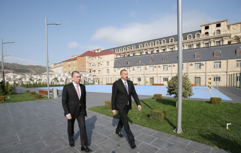 Staatspräsident Ilham Aliyev weiht Sport- und Erholungspark ein