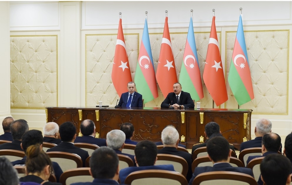 Déclaration à la presse des présidents azerbaïdjanais et turc
