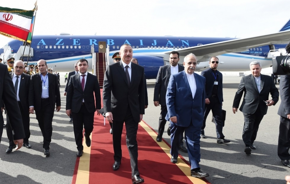 Staatspräsident Ilham Aliyev zu Arbeitsbesuch im Iran eingetroffen