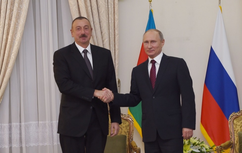 Staatspräsident Ilham Aliyev trifft sich mit Präsident Putin in Teheran