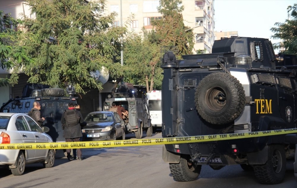 Türkiyədə antiterror əməliyyatında 1 polis şəhid olub, 9-u yaralanıb