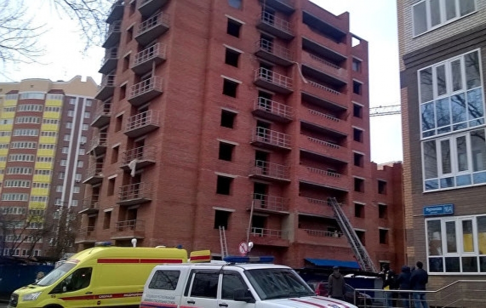 Rusiyanın Saransk şəhərində yeni tikilən bina uçub
