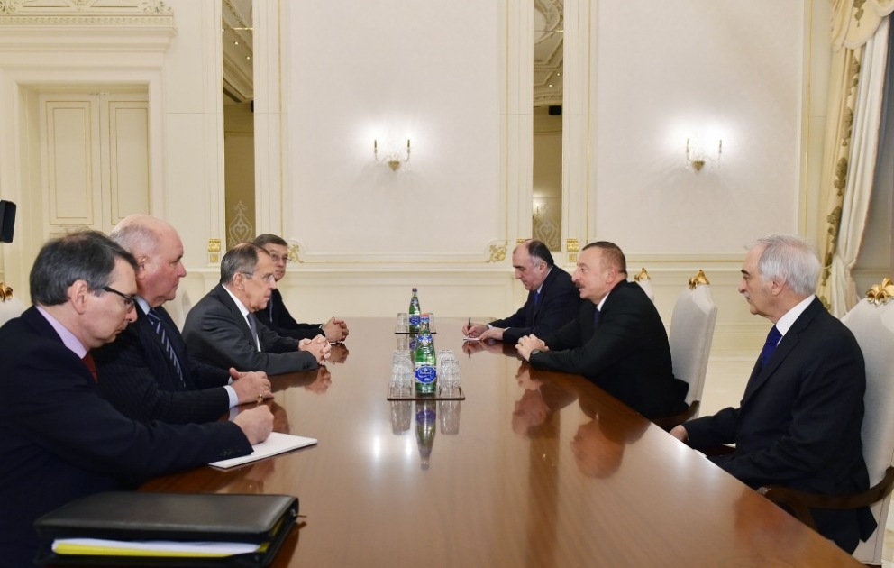 Staatspräsident Ilham Aliyev empfängt russische Delegation
