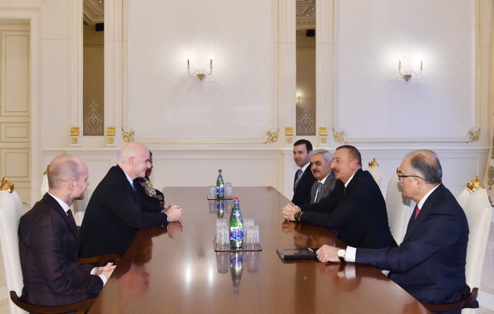 Le président Ilham Aliyev a reçu le président et la secrétaire générale de la FIFA