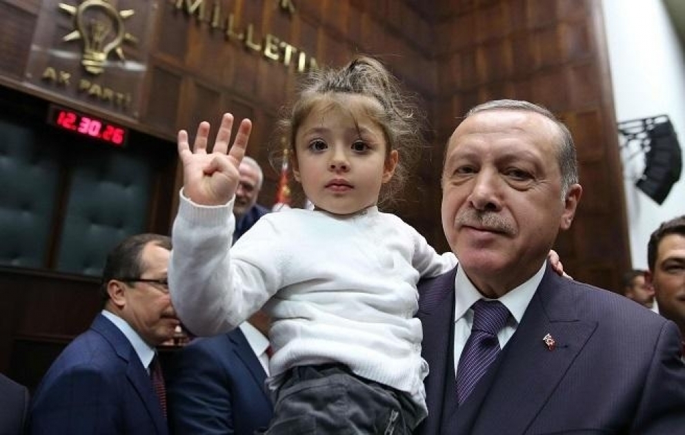 Uşaq “Tayyib dədə” dedi, Ərdoğan çıxışını yarımçıq kəsdi