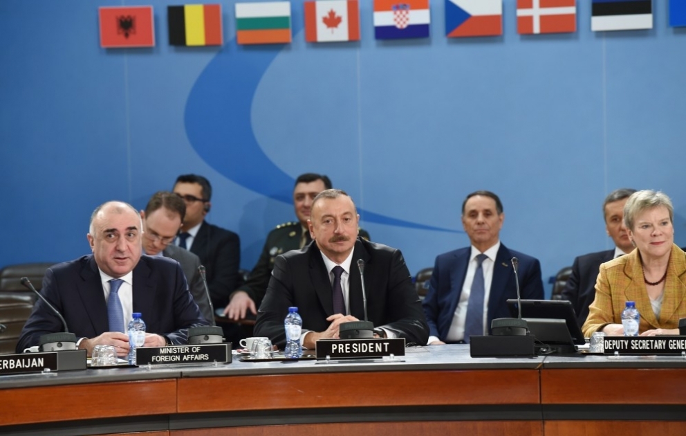 Staatspräsident Ilham Aliyev nimmt an Sitzung von NATO-Nordatlantikrat teil